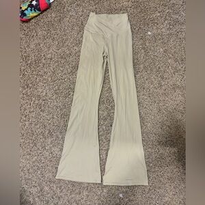 NWOT aerie real me flare leggings size M